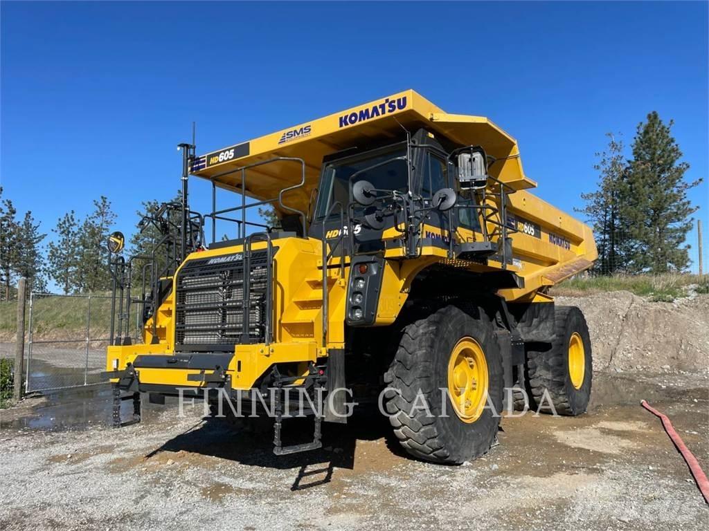 Komatsu HD605-8 Belden kirma kaya kamyonu