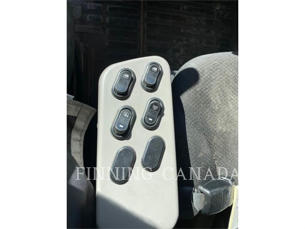 Komatsu HD605-8 Belden kirma kaya kamyonu