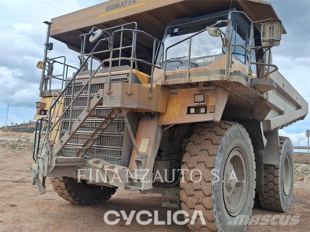 Komatsu HD785-7 Belden kirma kaya kamyonu