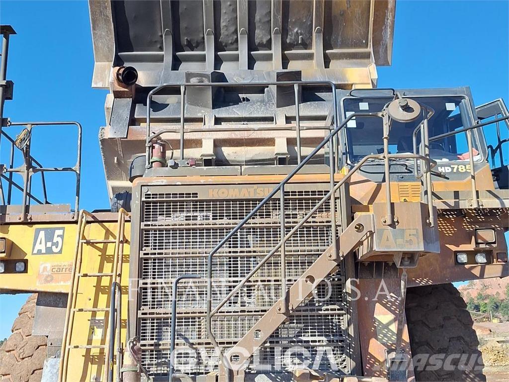 Komatsu HD785-7 Belden kirma kaya kamyonu