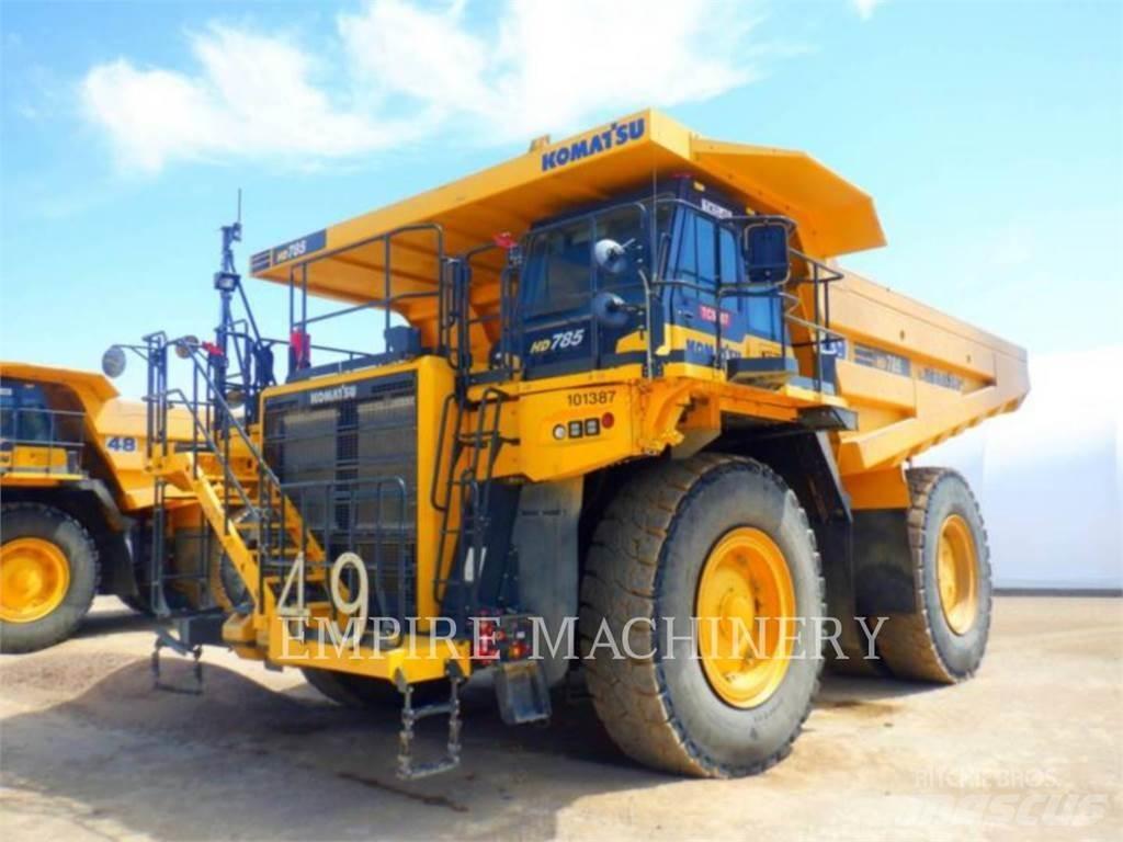 Komatsu HD785-8 Belden kirma kaya kamyonu