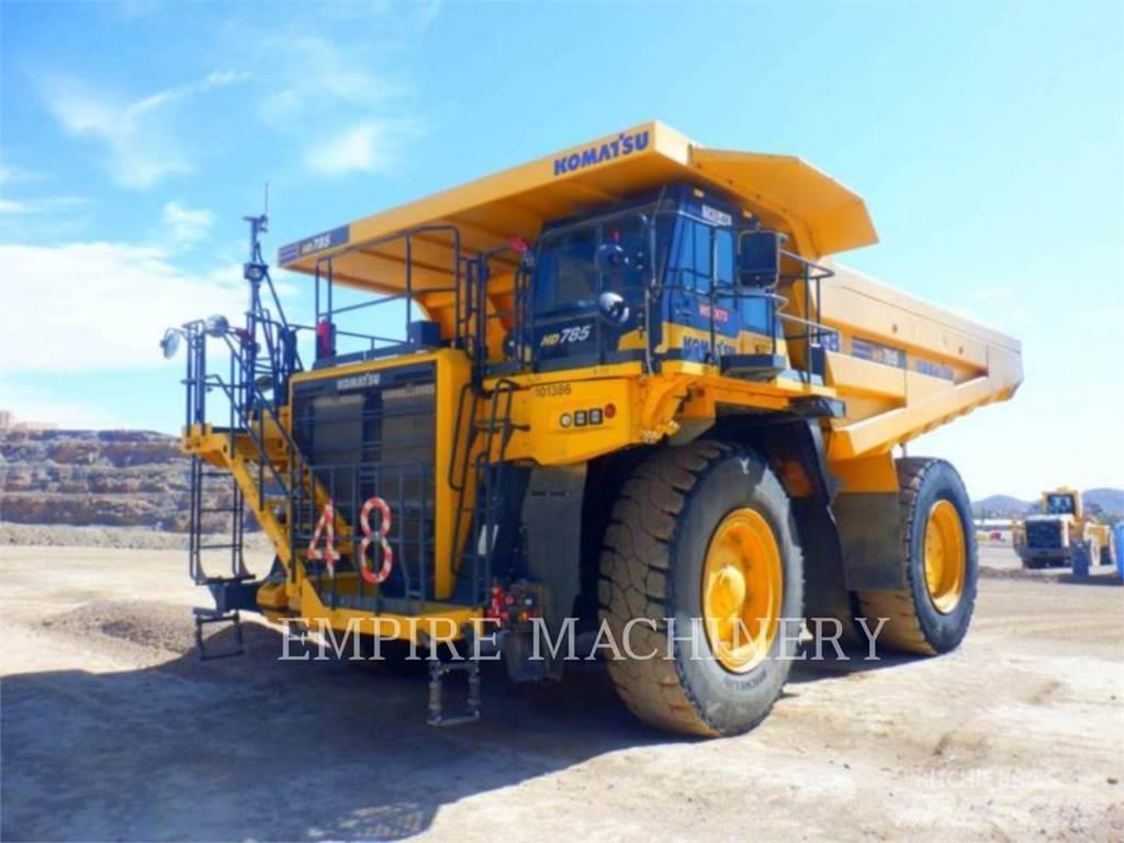 Komatsu HD785-8 Belden kirma kaya kamyonu