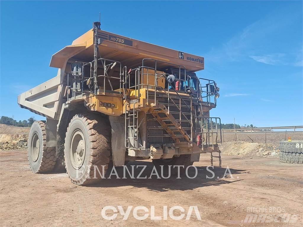 Komatsu HD785-8 Belden kirma kaya kamyonu