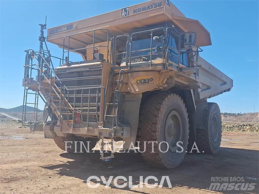 Komatsu HD785-8 Belden kirma kaya kamyonu
