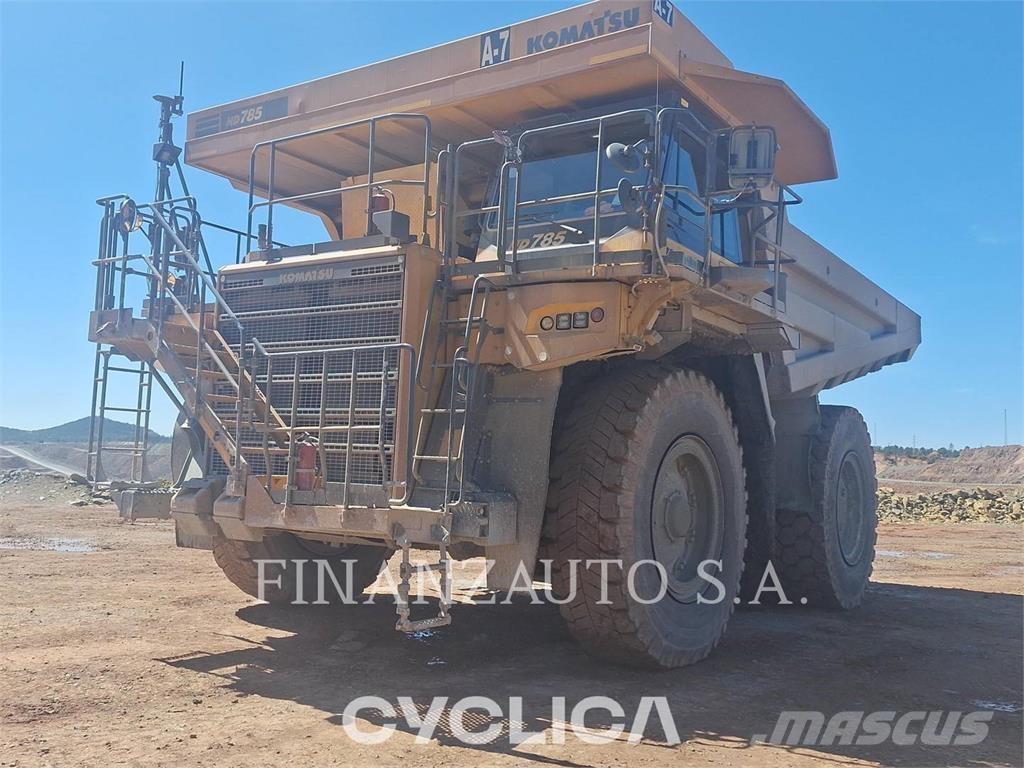 Komatsu HD785-8 Belden kirma kaya kamyonu