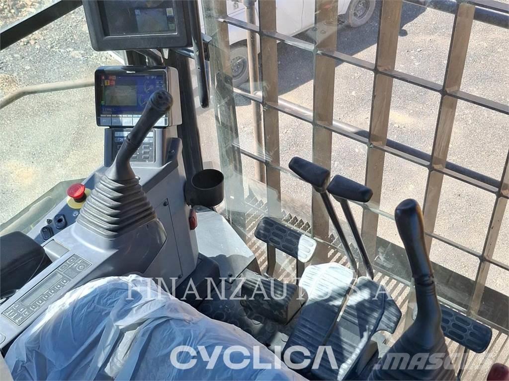 Komatsu PC2000-11 Paletli ekskavatörler