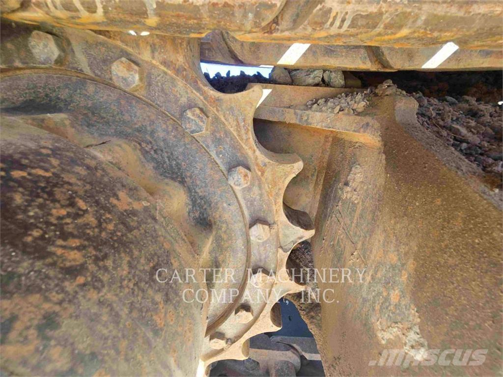 Komatsu PC220LC Paletli ekskavatörler