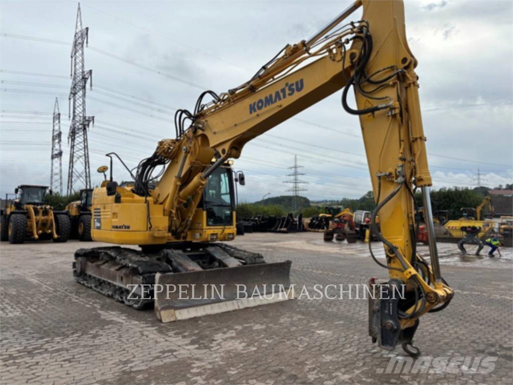 Komatsu PC228 Paletli ekskavatörler