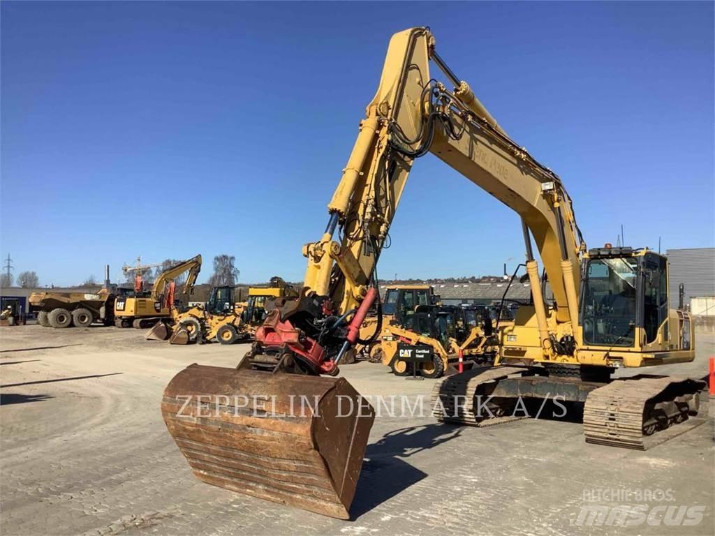 Komatsu PC240 Paletli ekskavatörler