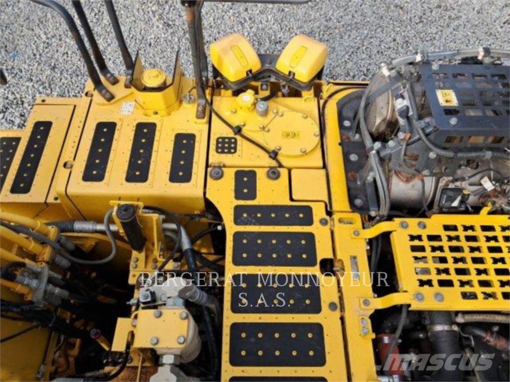 Komatsu PC240LC7 Paletli ekskavatörler