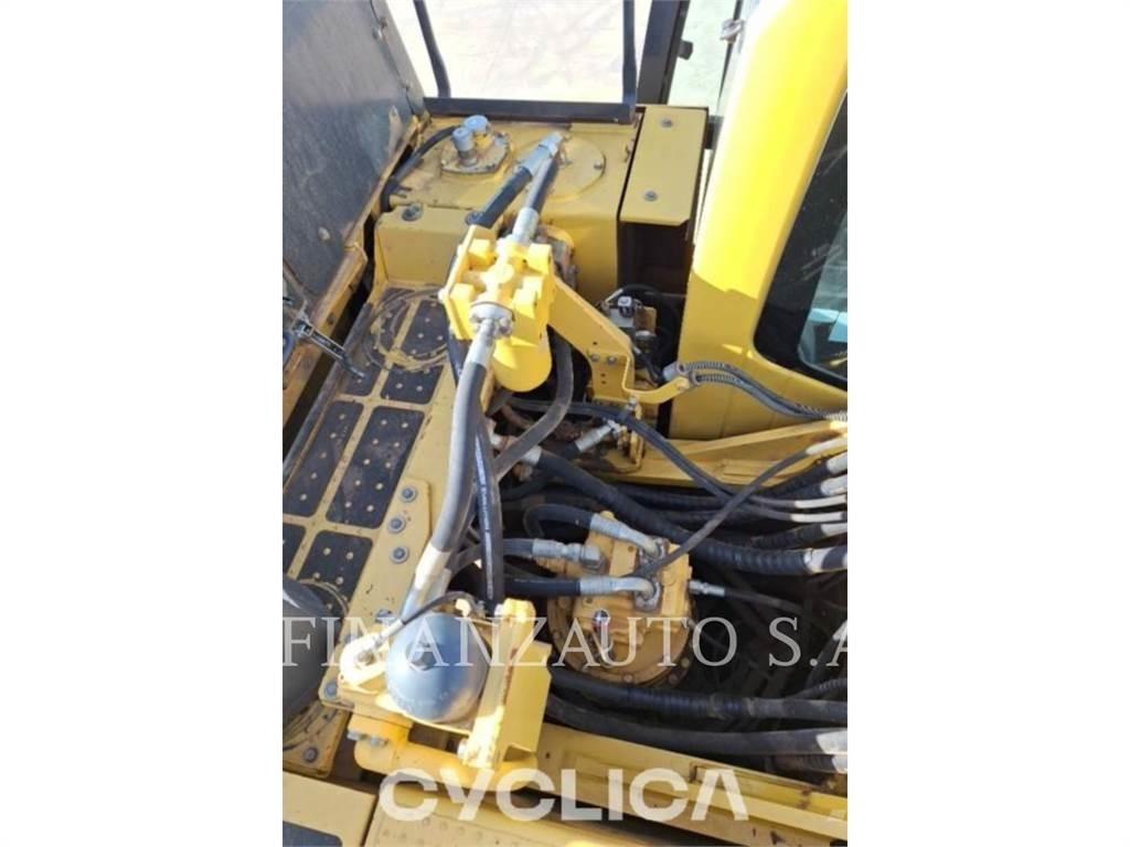 Komatsu PC490 Paletli ekskavatörler