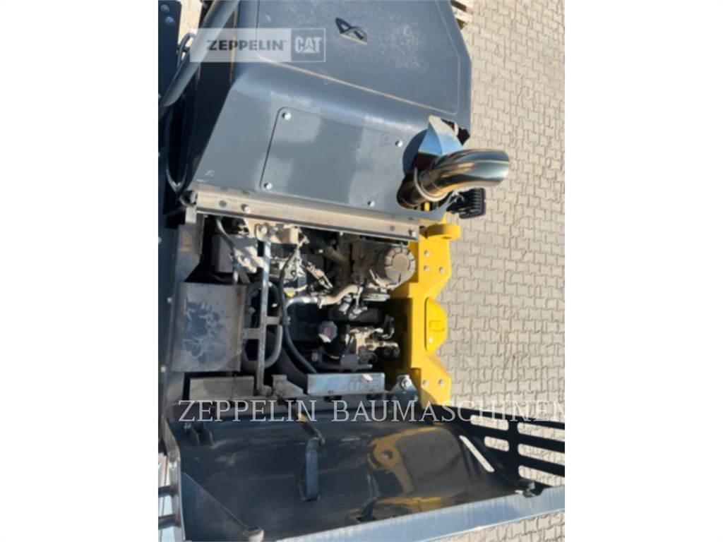 Komatsu PW148-11 Lastik tekerli ekskavatörler
