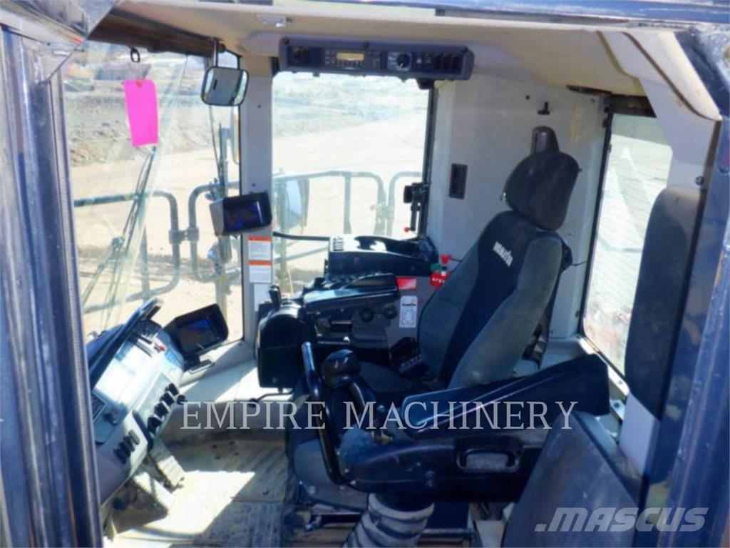 Komatsu WA900-8 Tekerlekli yükleyiciler