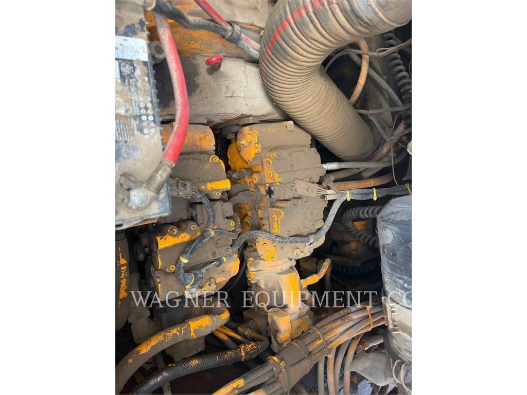 LeeBoy L8816 T Asfalt sericiler