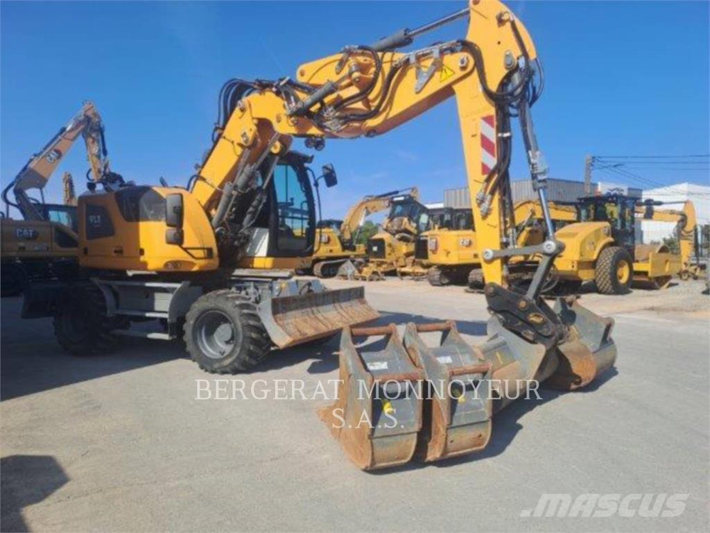 Liebherr A913 Lastik tekerli ekskavatörler