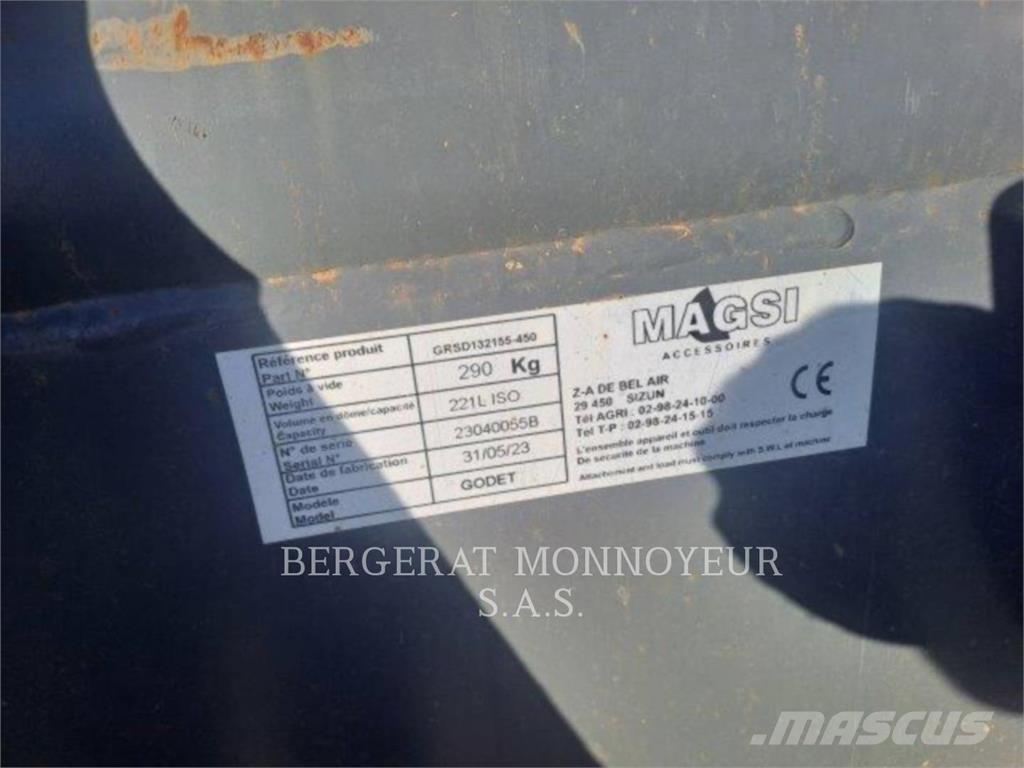 Liebherr A913 Lastik tekerli ekskavatörler