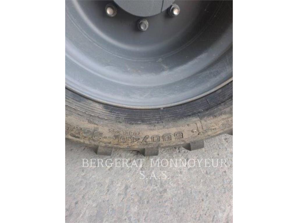 Liebherr A913 Lastik tekerli ekskavatörler