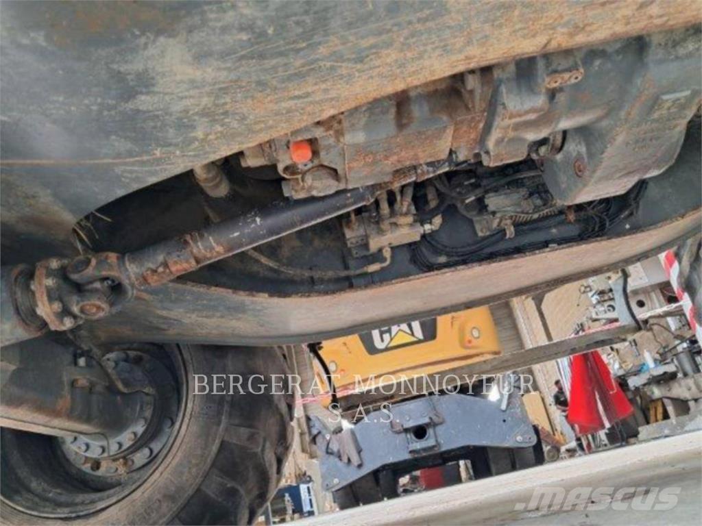 Liebherr A914 Lastik tekerli ekskavatörler