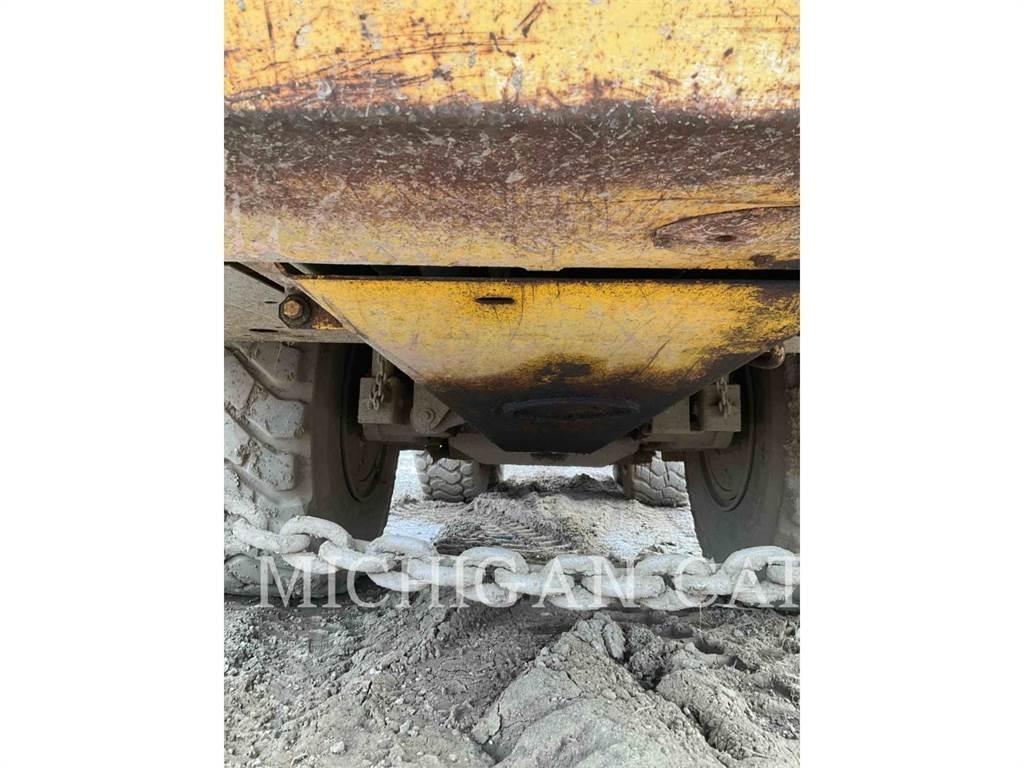 Moxy MT30 Belden kirma kaya kamyonu
