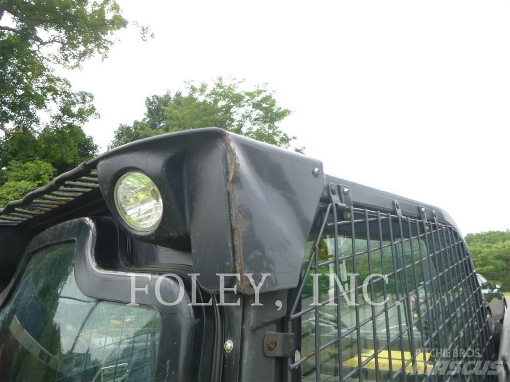 New Holland L228 Skid steer loderler