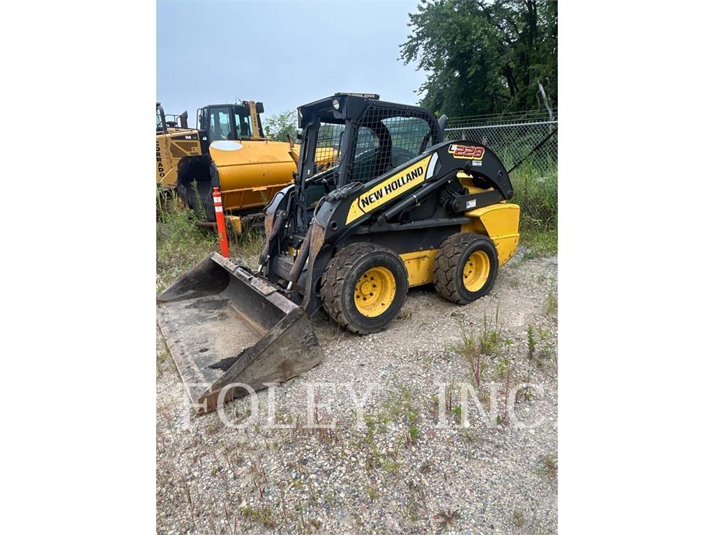 New Holland L228 Skid steer loderler