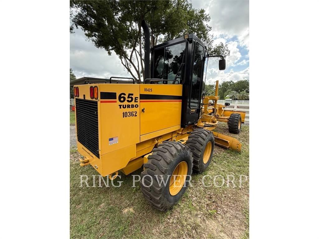 Noram 65E CAB Greyderler