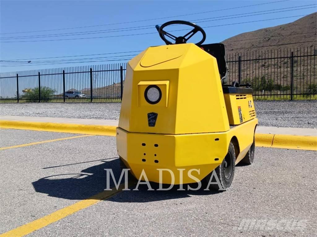 Polaris C-425 Tomruk yükleyici traktörler