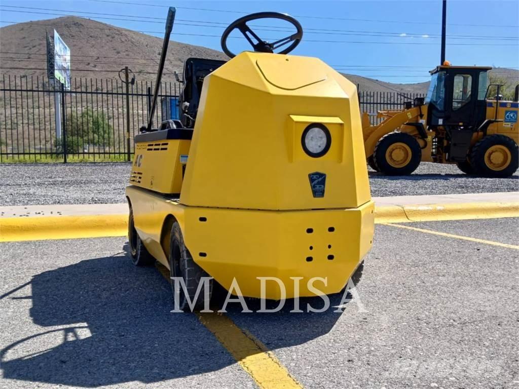 Polaris C-425 Tomruk yükleyici traktörler
