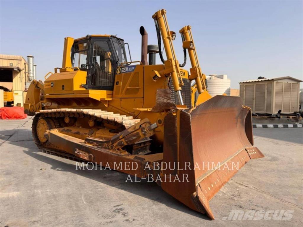 SEM MACHINERY SEM 832F Paletli dozerler