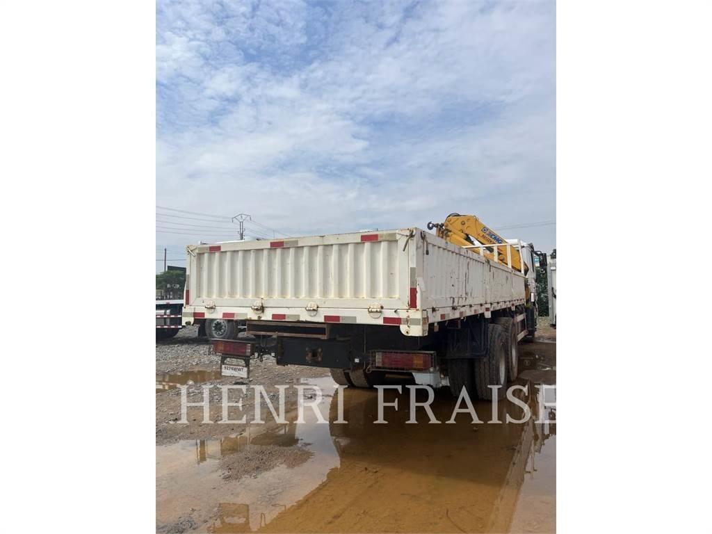 Shacman CAMION GRUE 12T Yol-Arazi Tipi Vinçler (AT)