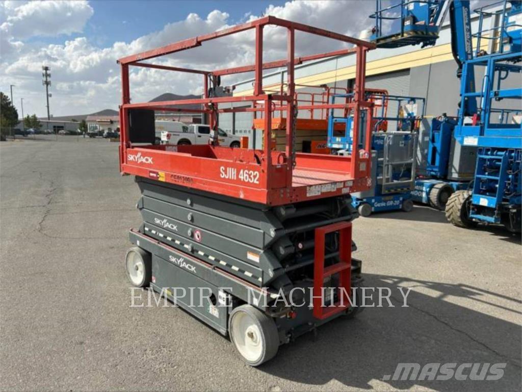 Skyjack 4632 Körüklü personel platformları