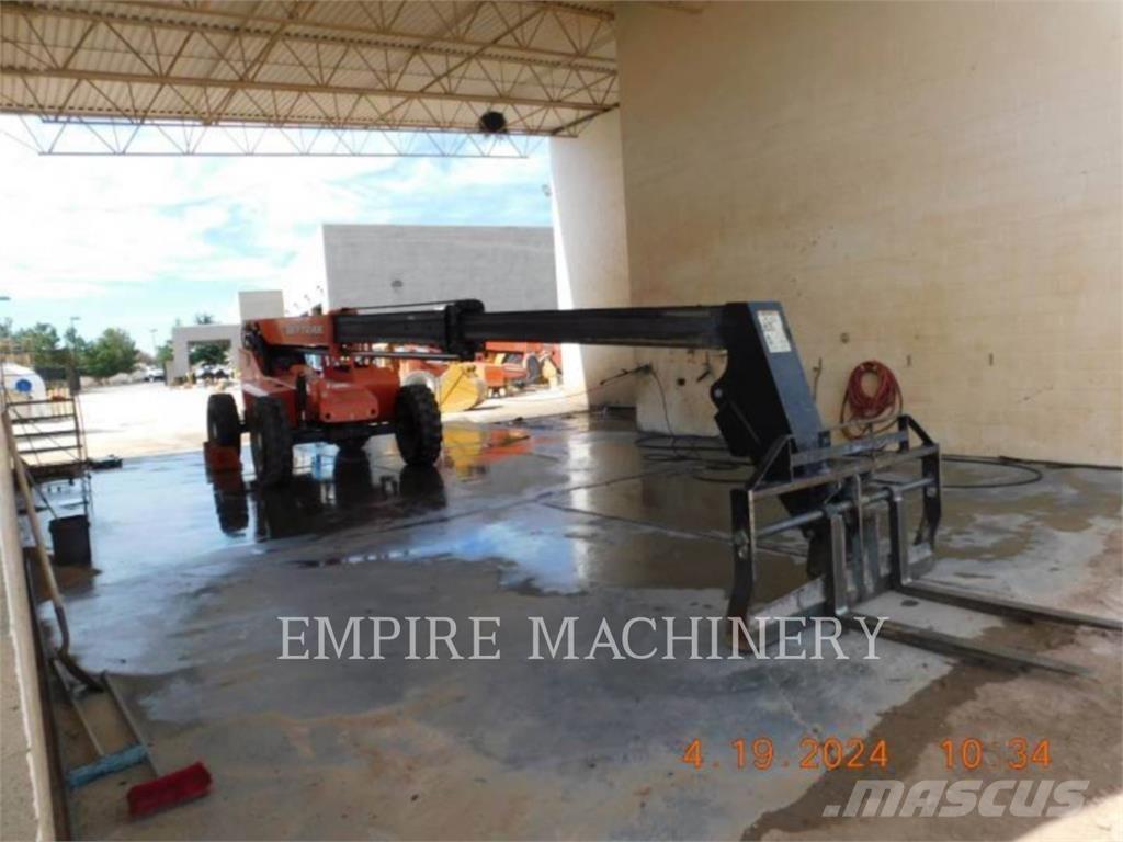 SkyTrak TL8042 Teleskopik yükleyiciler