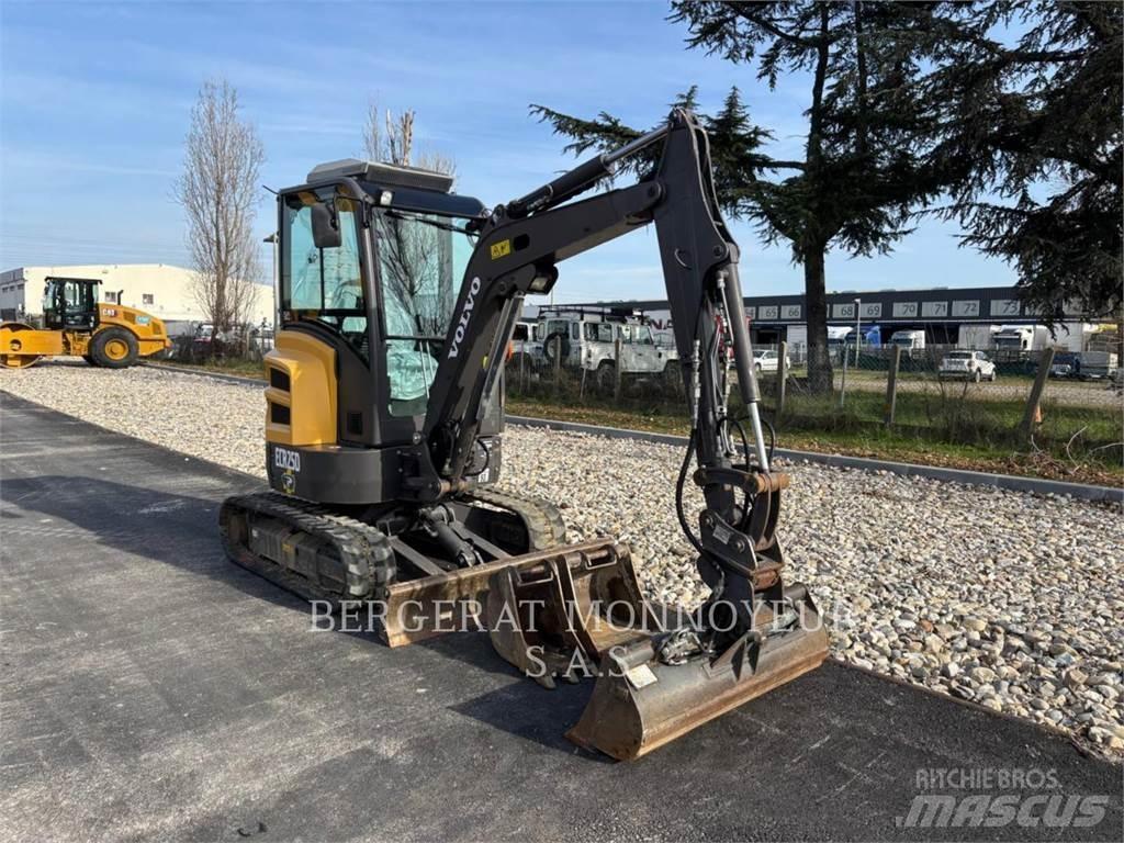 Volvo ECR25D Paletli ekskavatörler