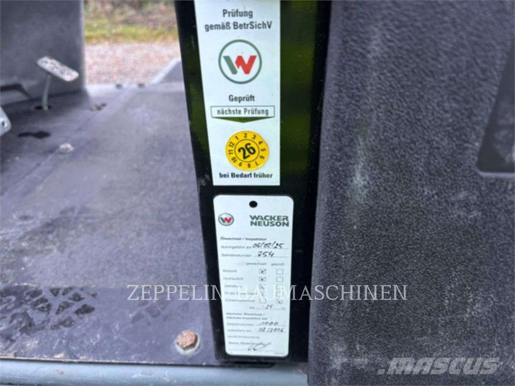 Wacker DW30 Belden kirma kaya kamyonu