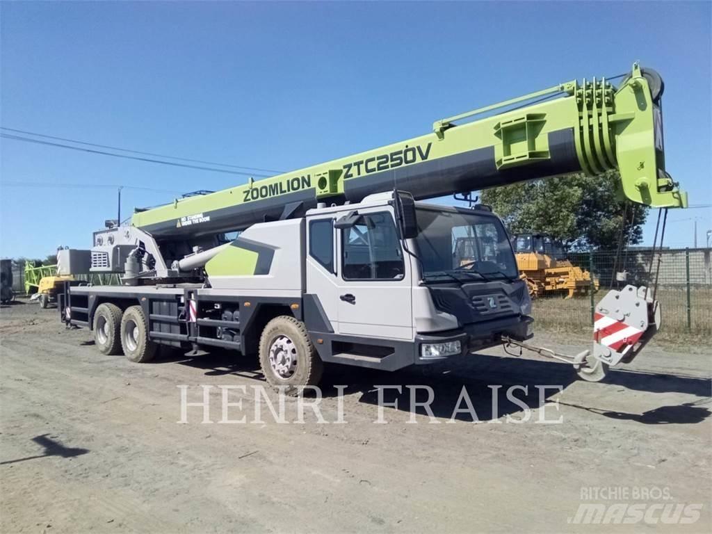 Zoomlion ZTC250V31 Yol-Arazi Tipi Vinçler (AT)
