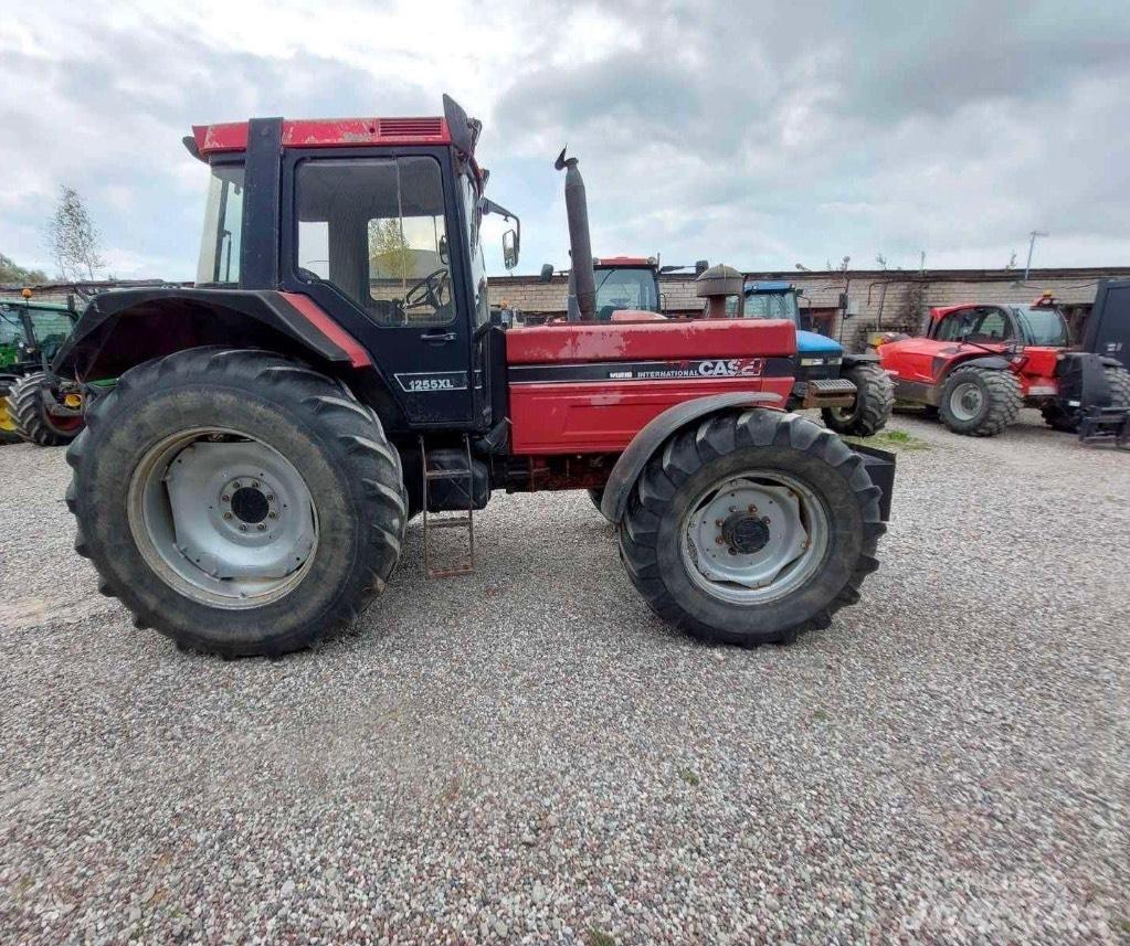 Case IH 1255 XL Traktörler