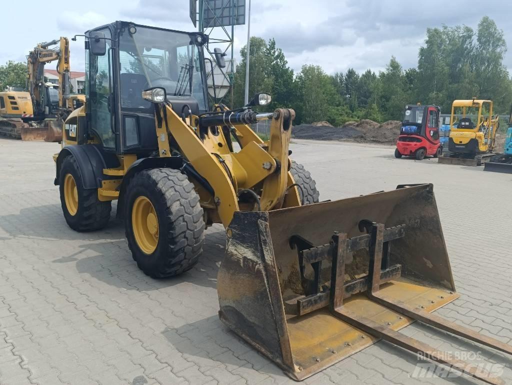 CAT 908 M Tekerlekli yükleyiciler
