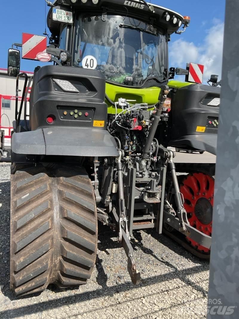 CLAAS Axion 960 TT Paletli vinçler