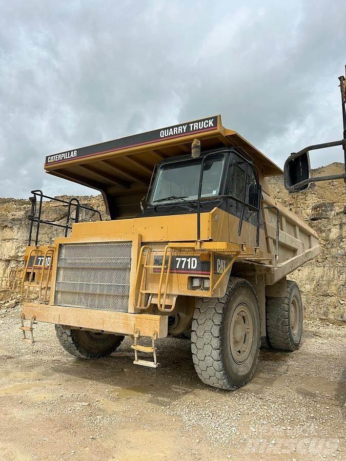 CAT 771D Belden kirma kamyonlar