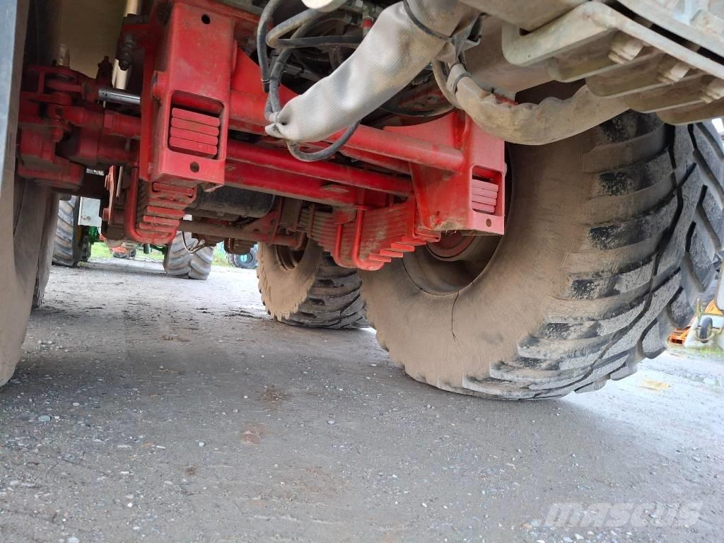 Pichon TCI 22700 Sivi gübre ve ilaç tankerleri