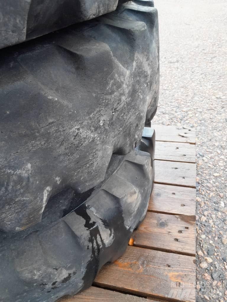 Mitas 8,25-20 Hjul Tekerlekler