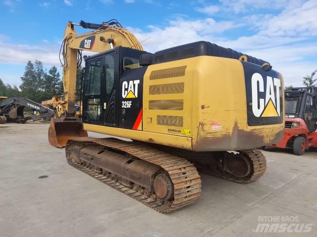 CAT 326 F Paletli ekskavatörler