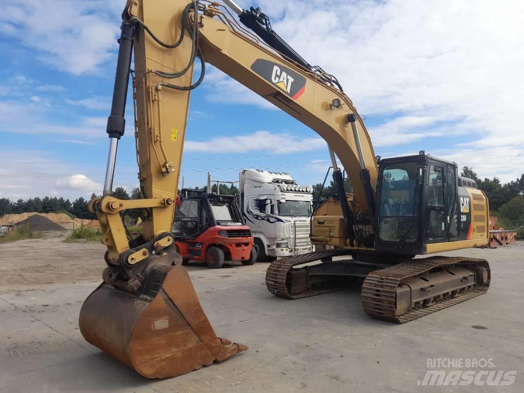 CAT 326 F Paletli ekskavatörler