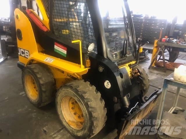 JCB Robot 170 Mini yükleyiciler
