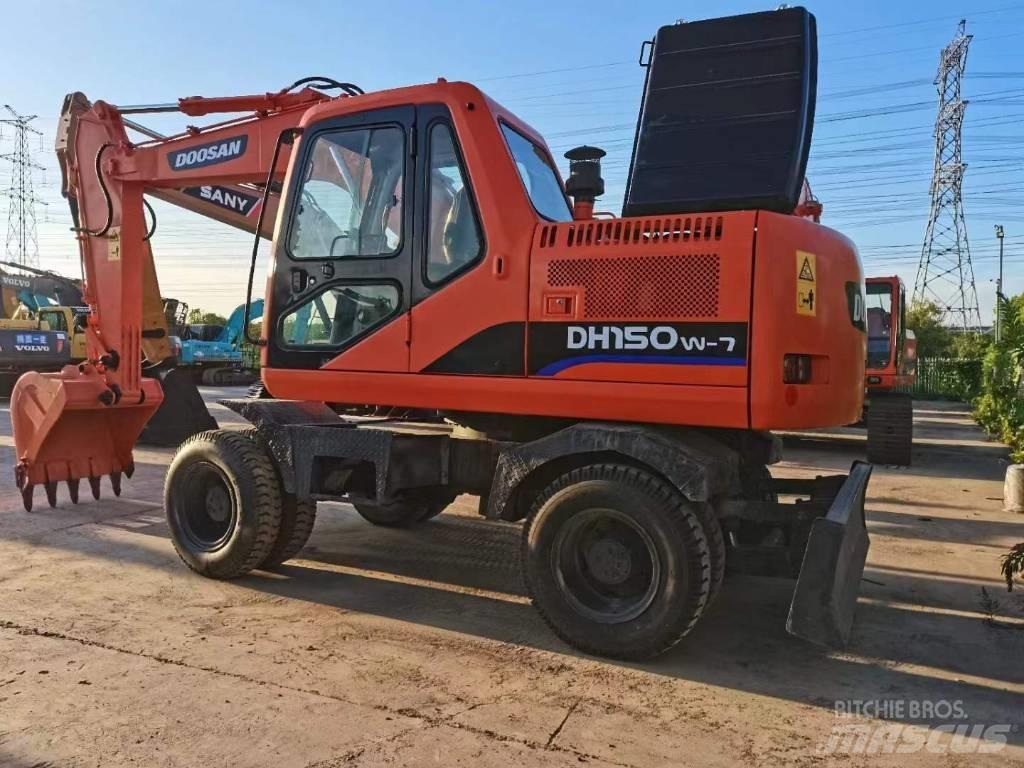 Doosan 150 W-7 Lastik tekerli ekskavatörler