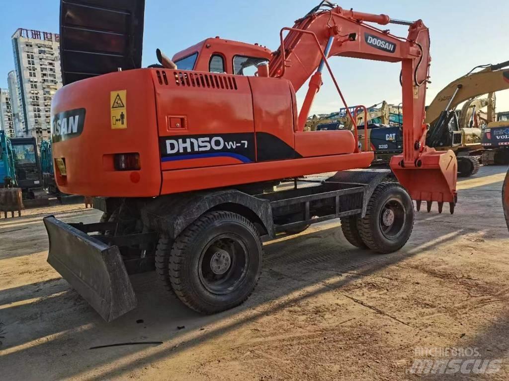 Doosan 150 W-7 Lastik tekerli ekskavatörler