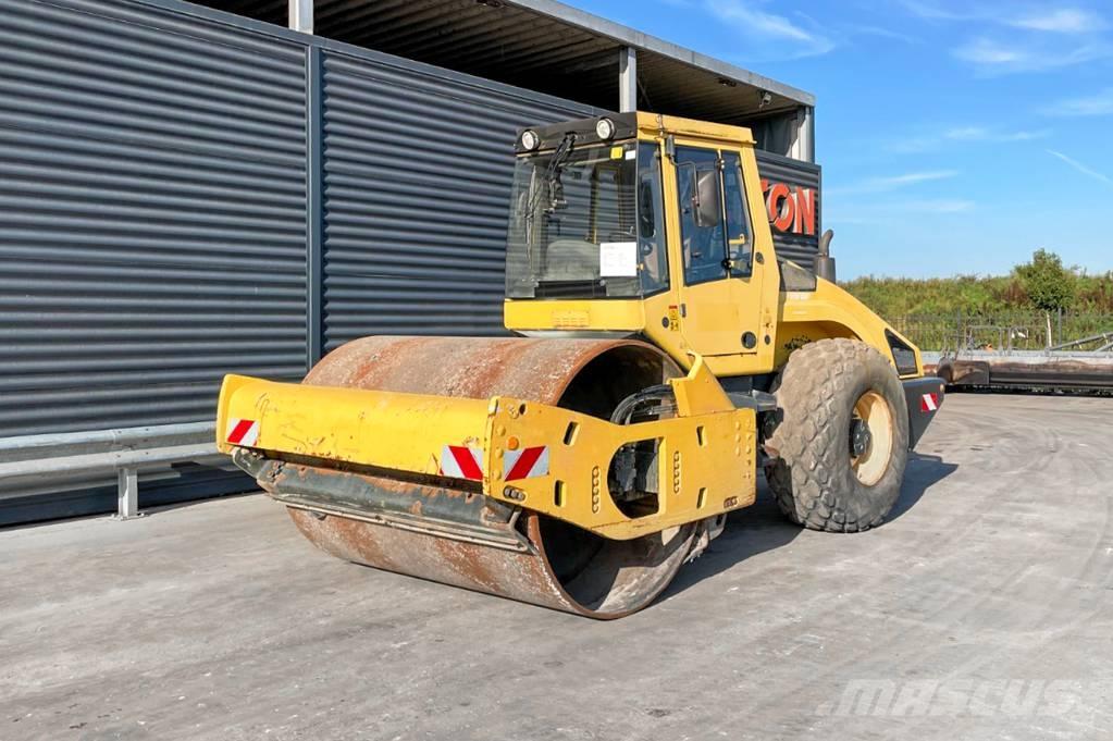 Bomag BW 213 DH-4 Tek tamburlu silindirler