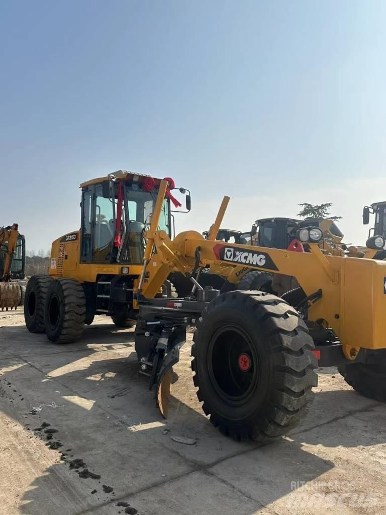 XCMG GR 2153 Greyderler