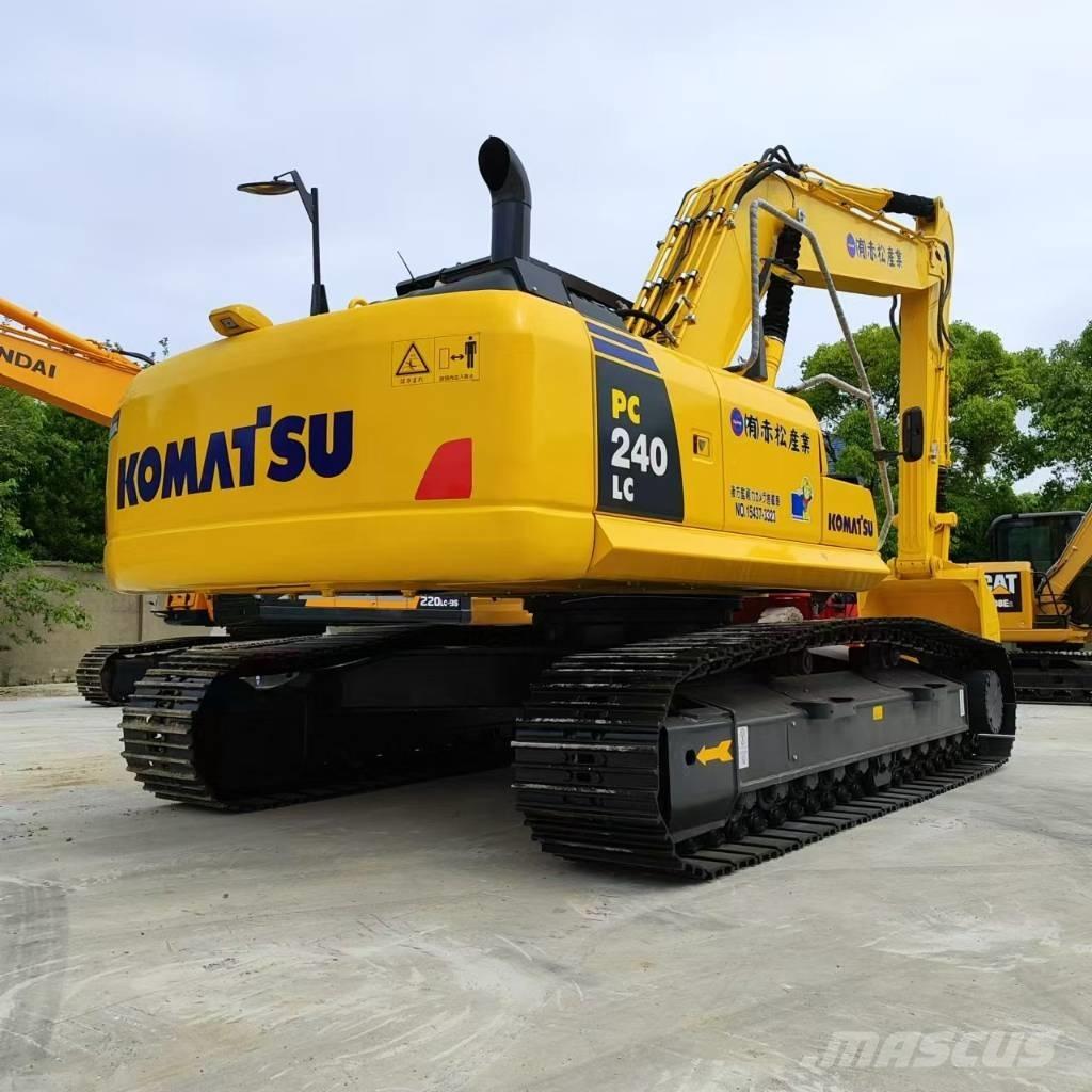 Komatsu PC 240 LC-8 Paletli ekskavatörler