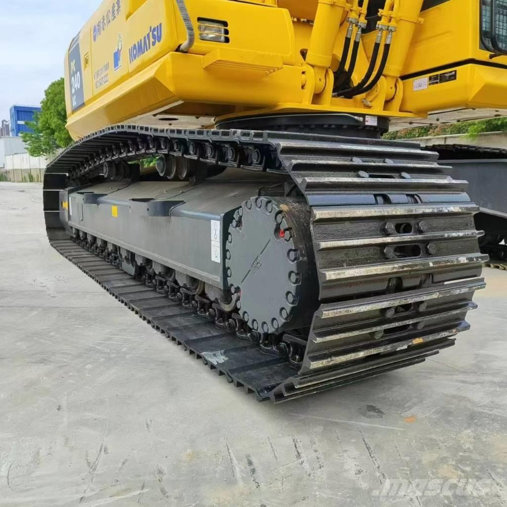Komatsu PC 240 LC-8 Paletli ekskavatörler